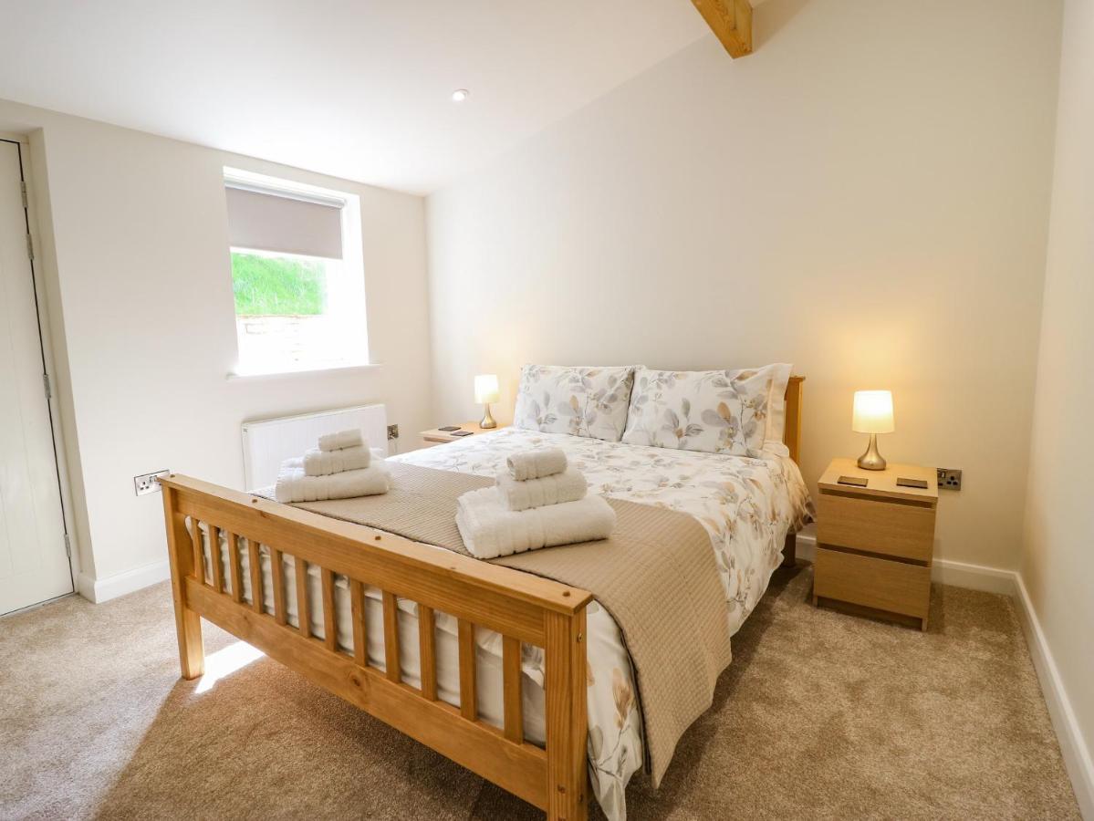 3 Barn Cottages Halifax Bagian luar foto